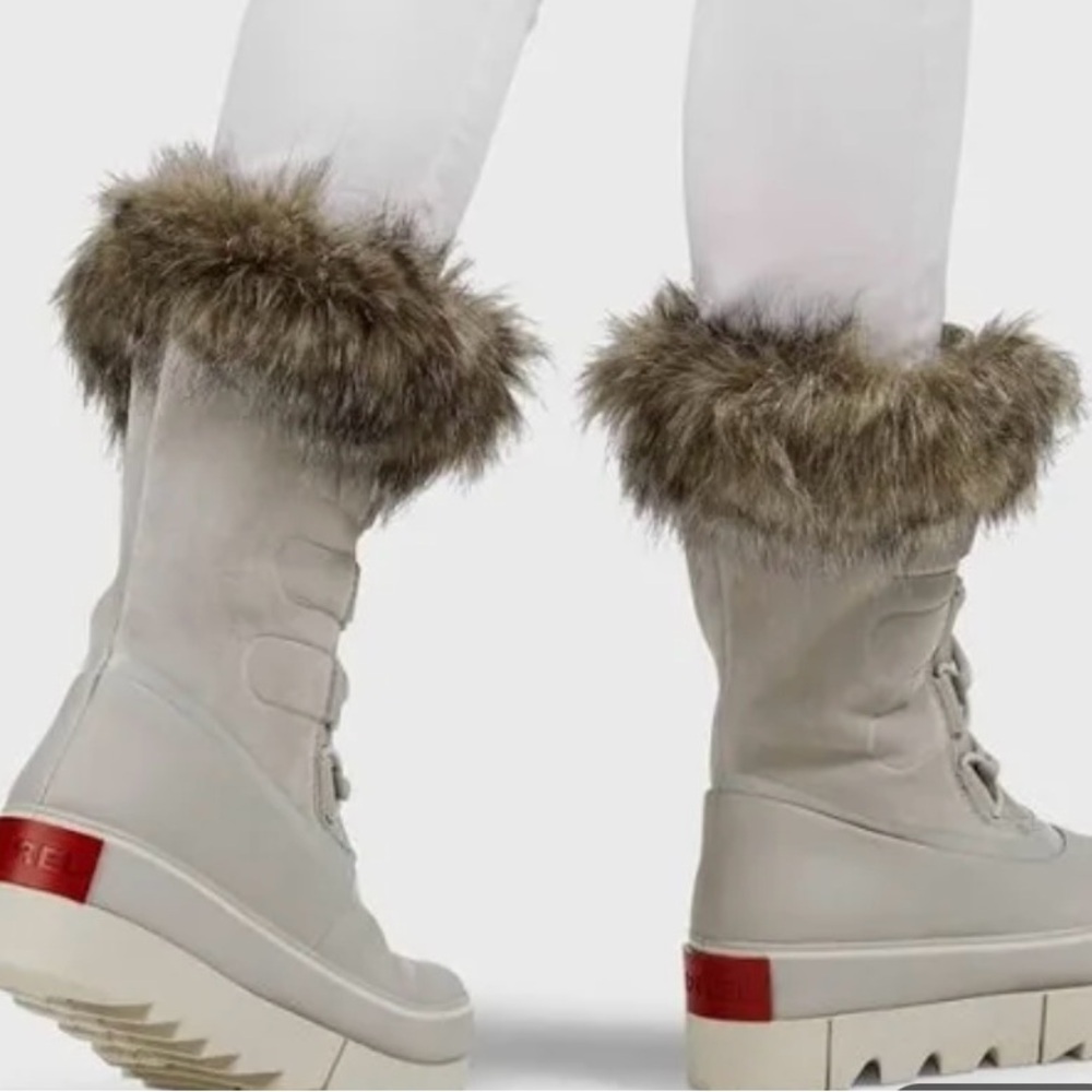 Sorel Joan of Arctic Next Boots in Dove.  Size 6.5